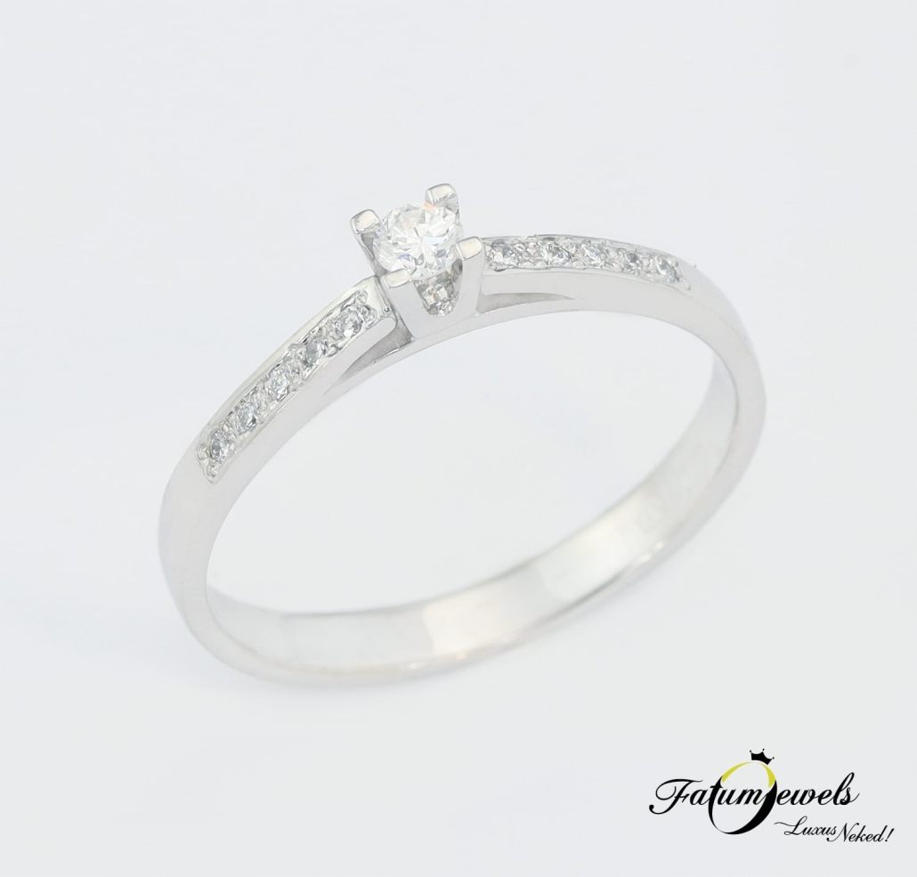 Fehérarany gyűrű gravírozása. Hogyan válasszunk személyes üzenetet - ekszerblog.hu