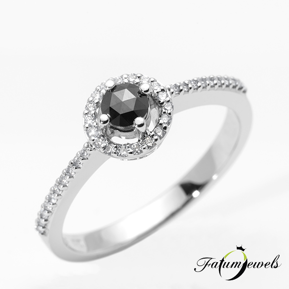 Eljegyzési gyűrű fehér és fekete gyémánt drágakővel